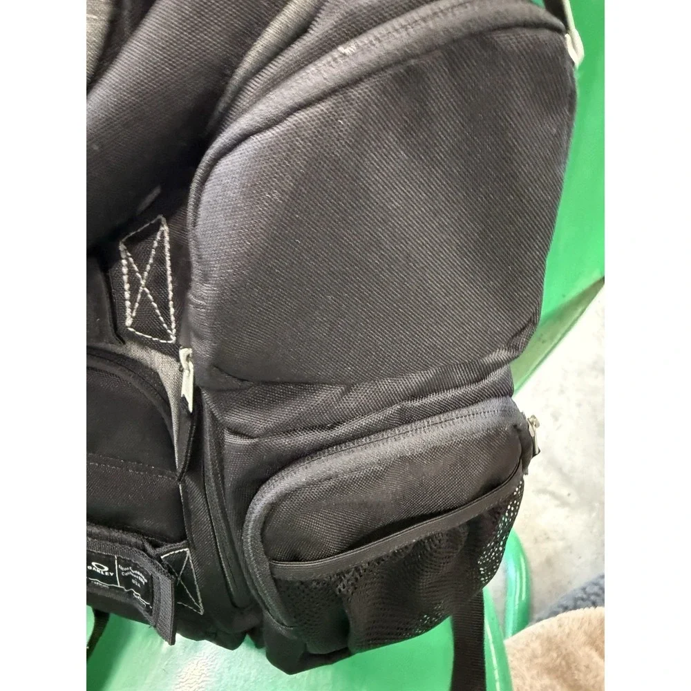 Oakley RN 96548 CA 35460 backpack Kitchen Sink Backpack 34L Capacity Gray Travel